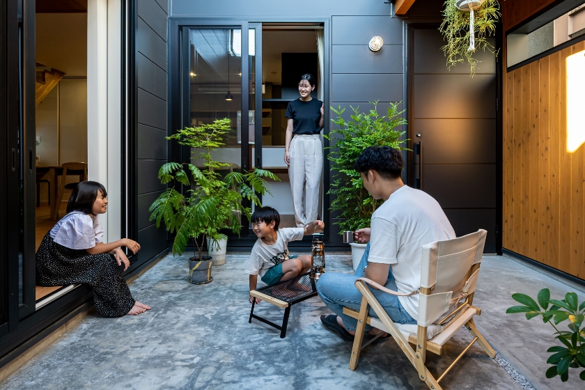 外と中が緩やかにつながるガーデンを愉しむ暮らし